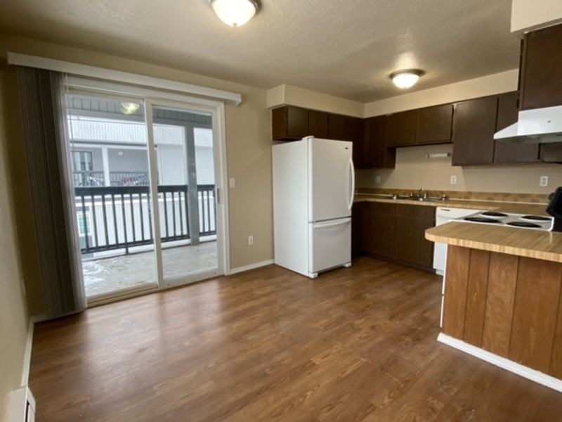 2948 N Crestline St - Photo 3 of 7