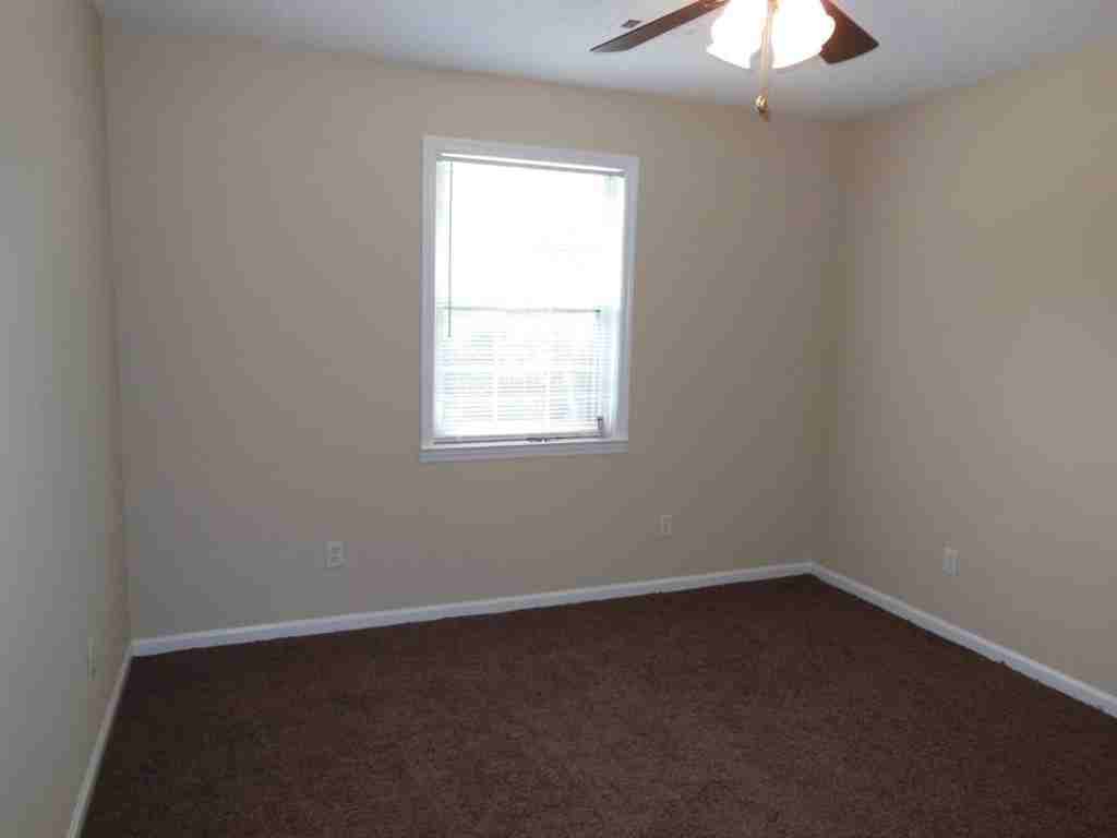 213 Botts Ave - Photo 6 of 6