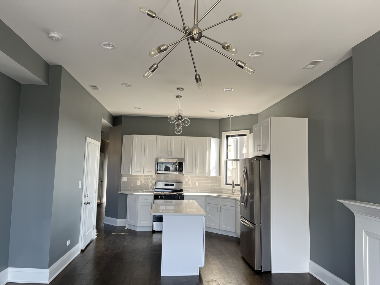 4302 W Monroe St #2 - Photo 3 of 29