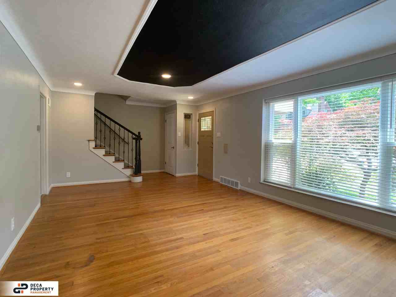 8523 Roanoke Dr - Photo 3 of 17