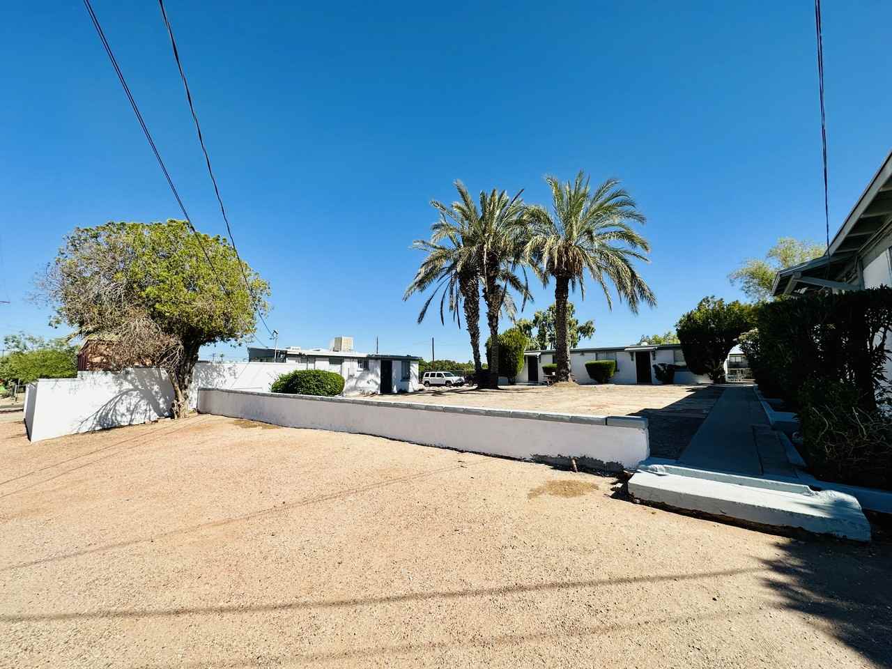 250 W Laguna St - Photo 3 of 4