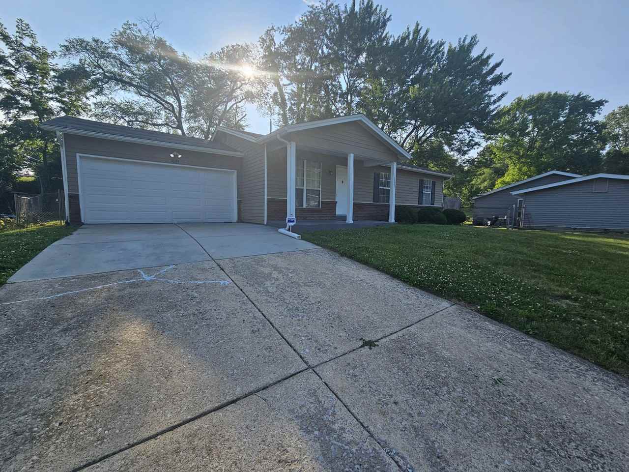 4825 Chalfont Rd - Photo 3 of 20