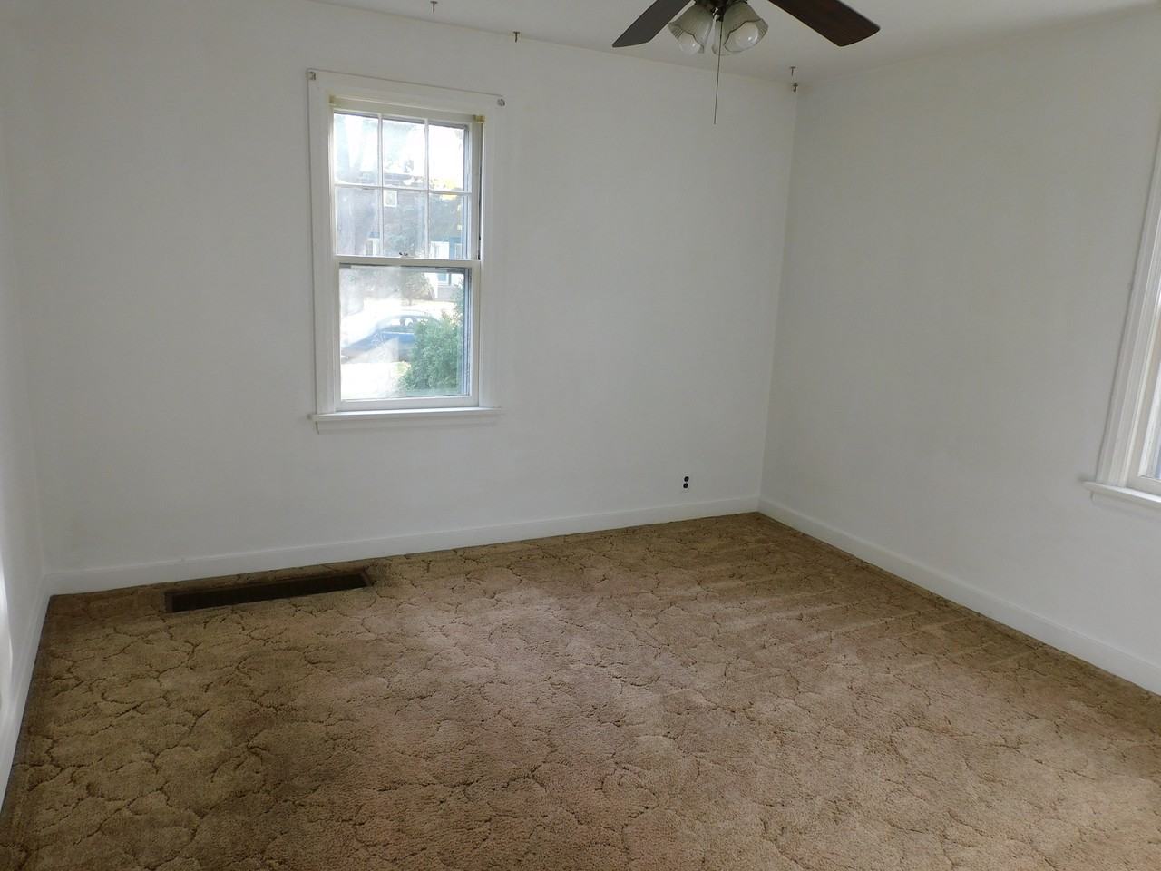 3421 3Rd Ave W - Photo 3 of 9