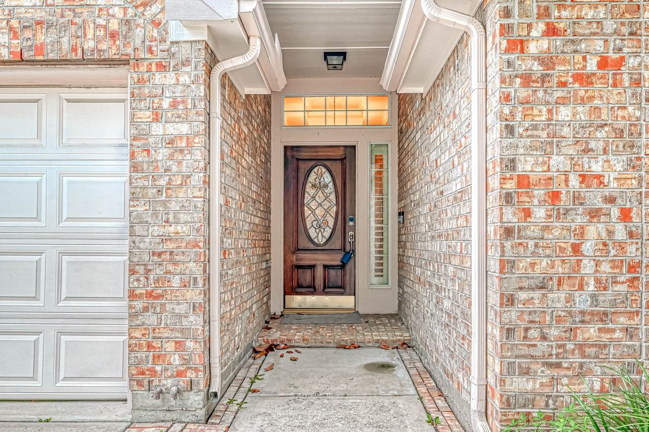 5213 Cottonwood Creek Ln - Photo 2 of 21