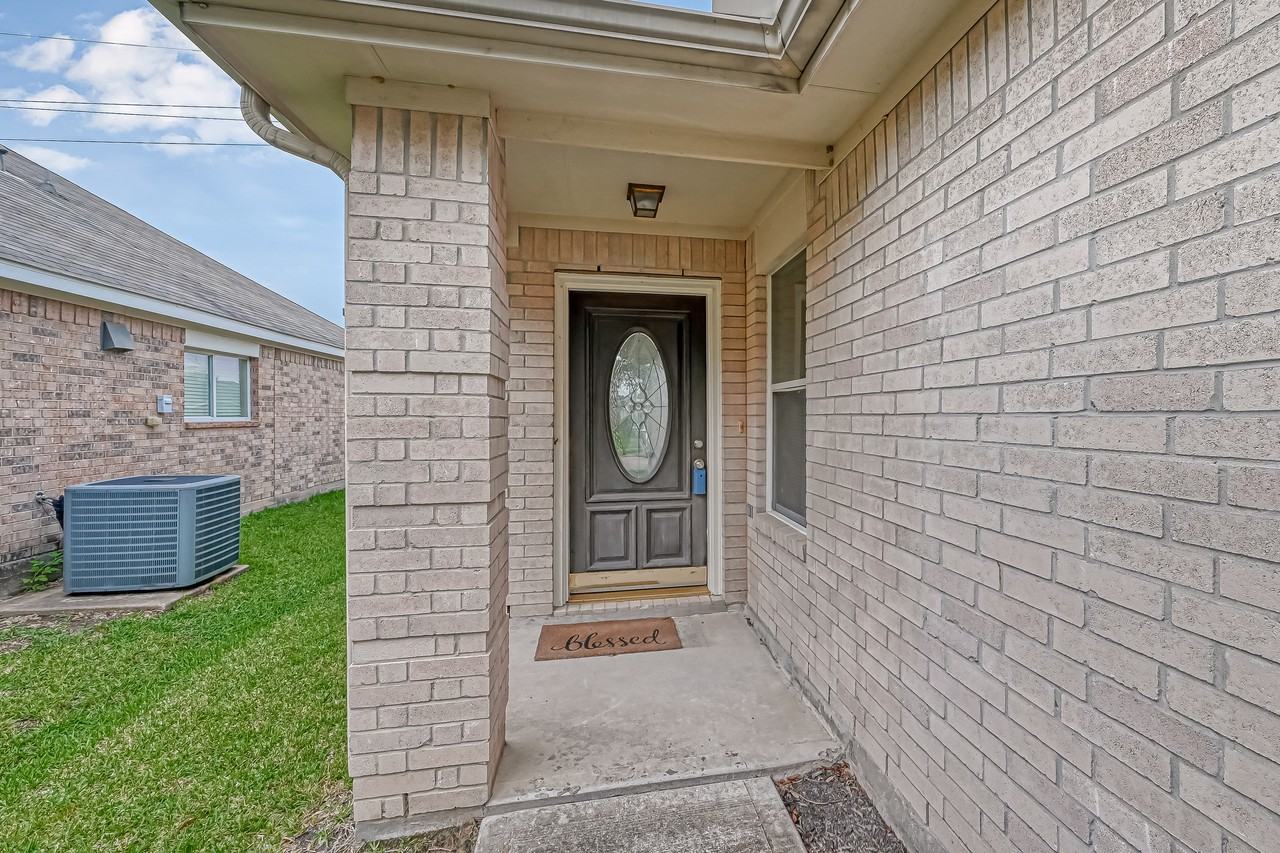 2314 Cardinal Elm St - Photo 2 of 15