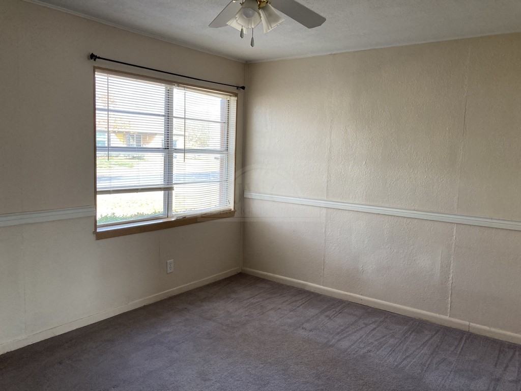 303 Ridge St - Photo 3 of 18