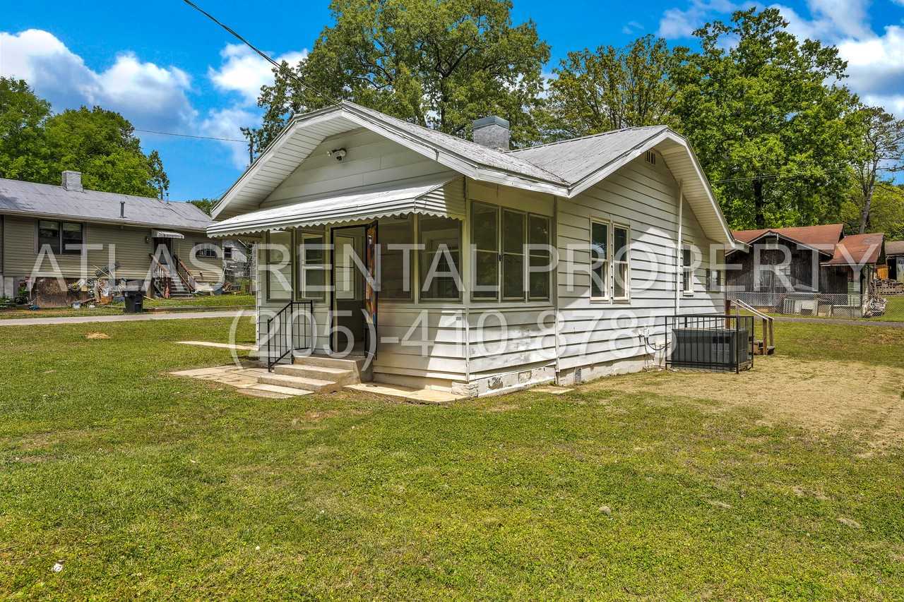 120 Railroad Ave - Photo 3 of 23