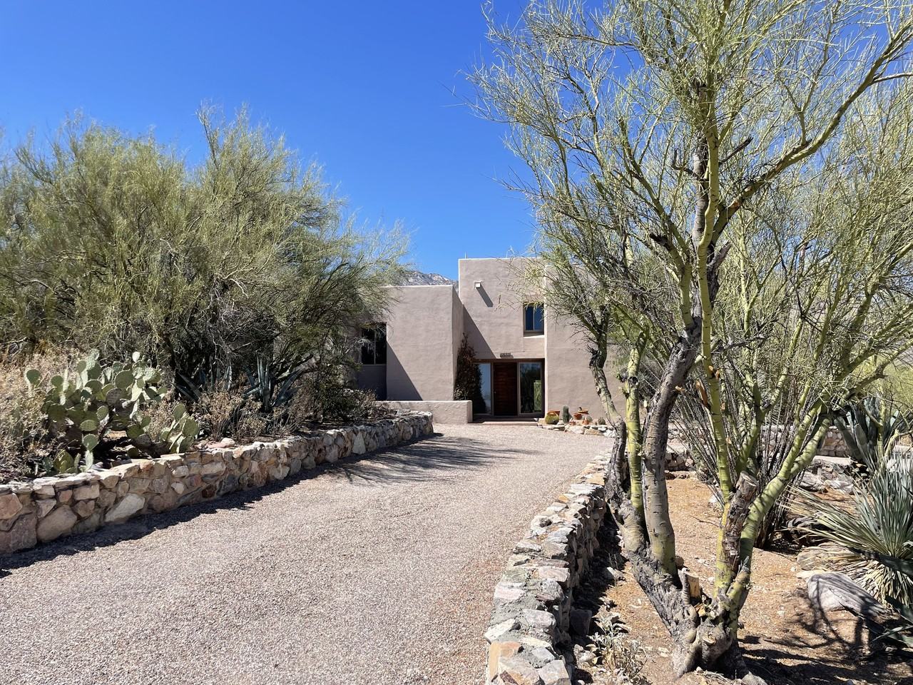 5625 N Wilmot Rd - Photo 2 of 50