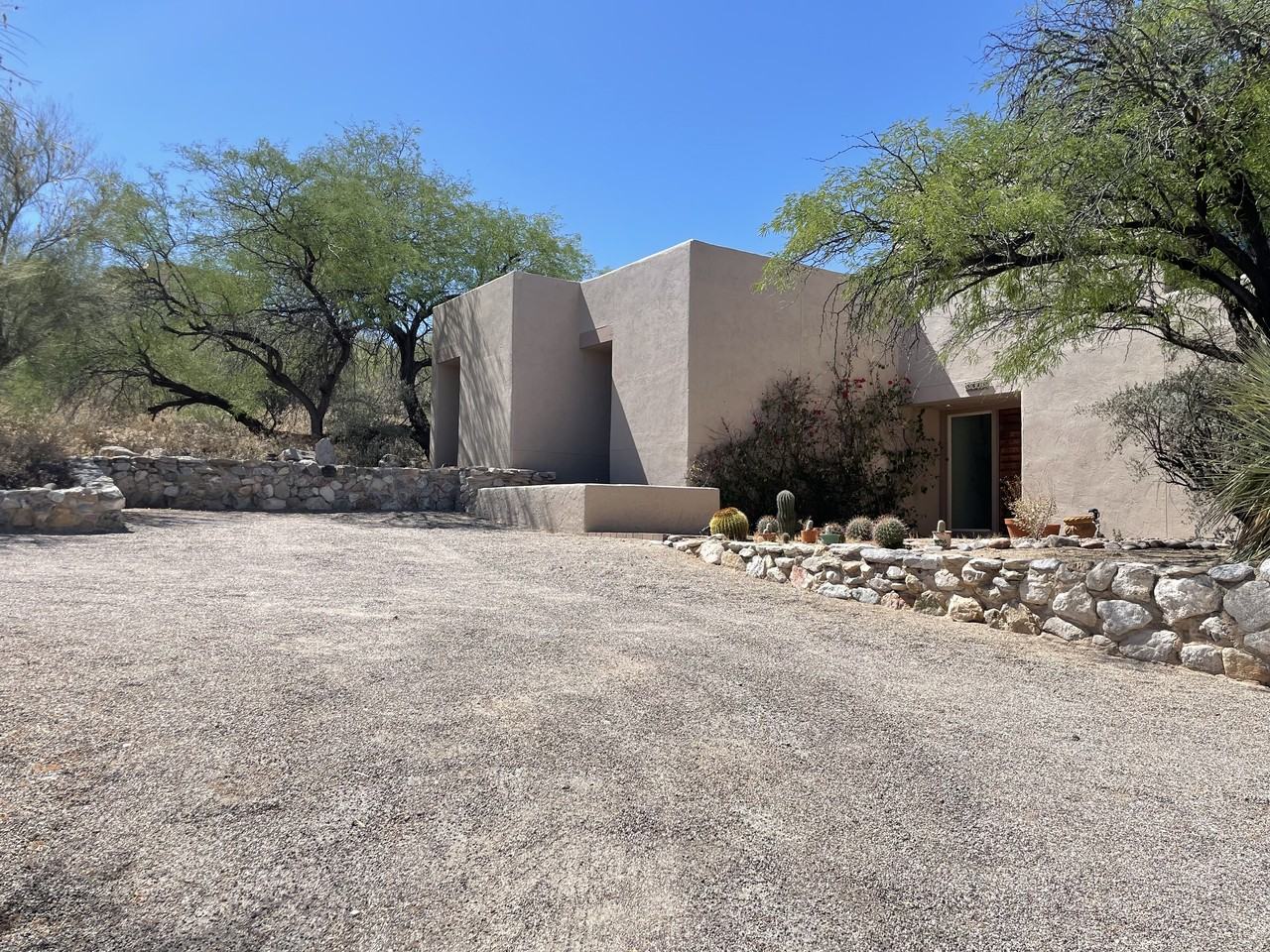 5625 N Wilmot Rd - Photo 3 of 50