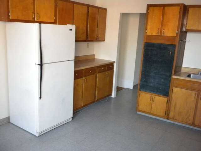 1417 Beacon St #9 - Photo 6 of 31