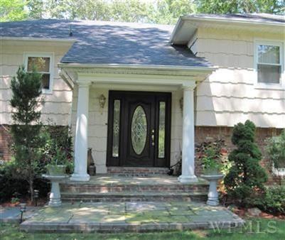 2 Merion Dr - Photo 3 of 26