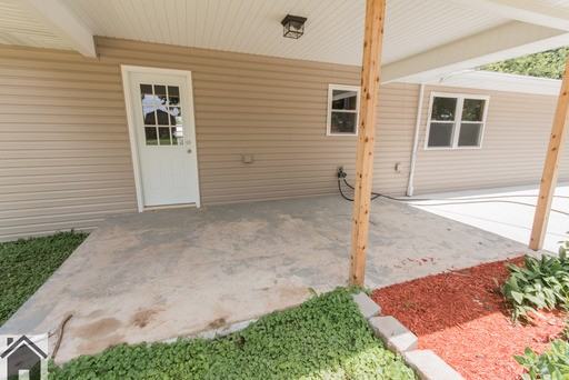 602 S Pine St - Photo 3 of 57