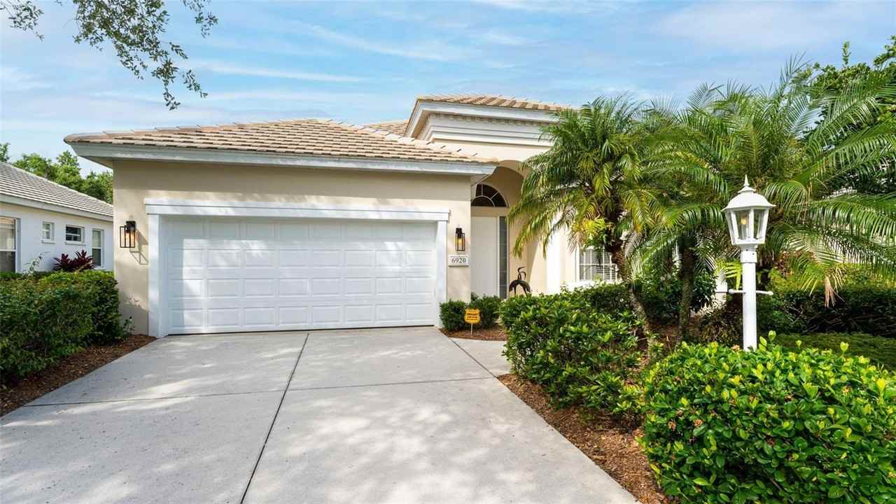 6920 Lennox Pl - Photo 3 of 50