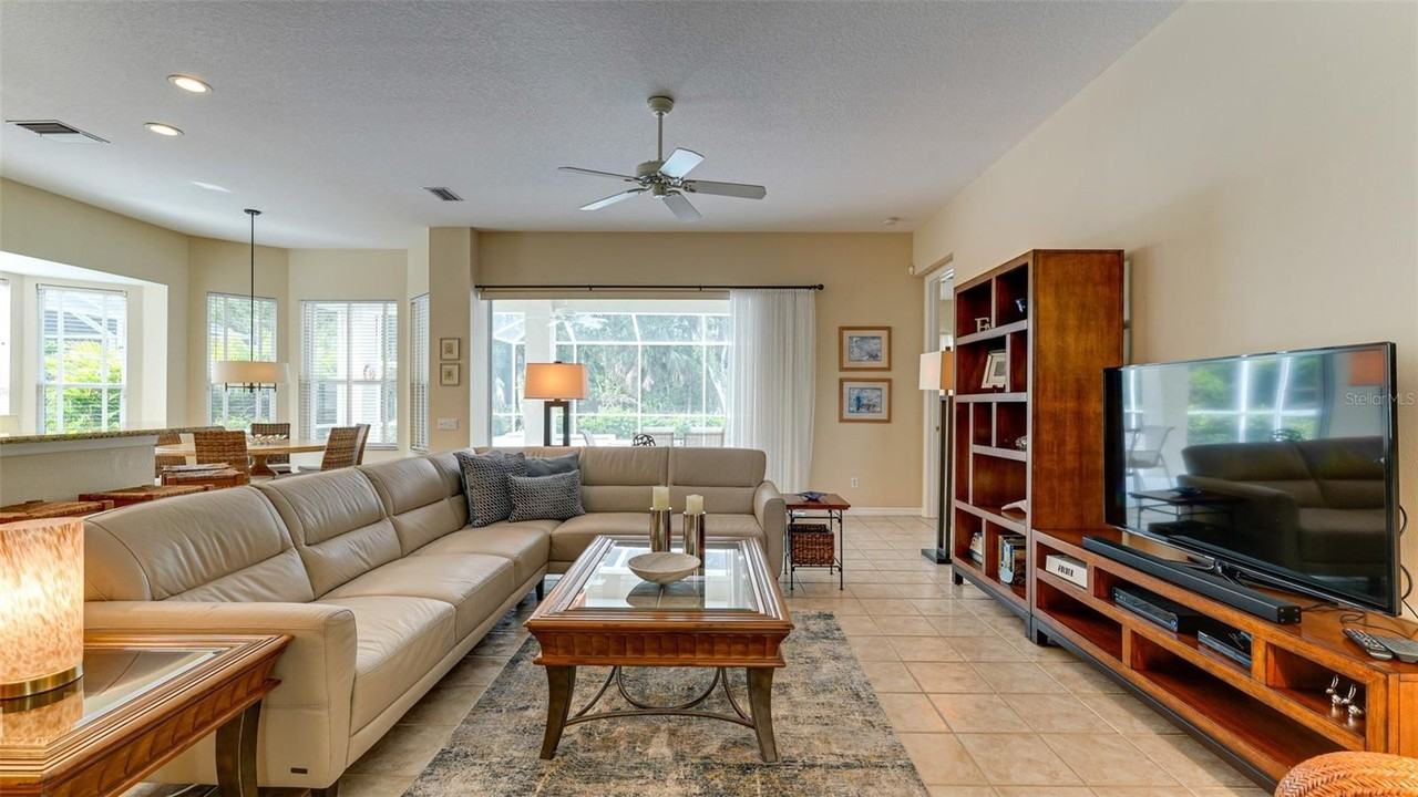 6920 Lennox Pl - Photo 6 of 50