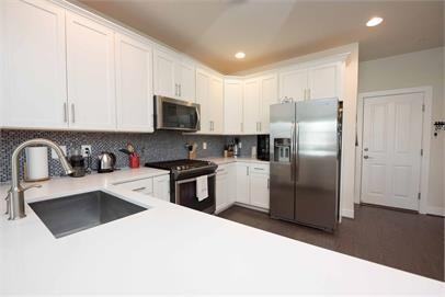 1907 Richmond Hwy #101 - Photo 2 of 30