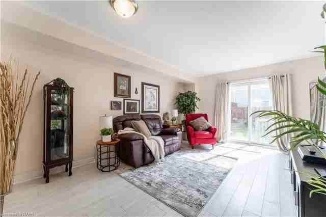 Hagersville Townhouse - Photo 2 of 15