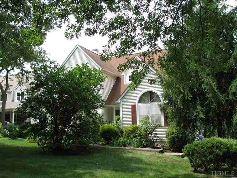 109 Scenic Dr W - Photo 2 of 20