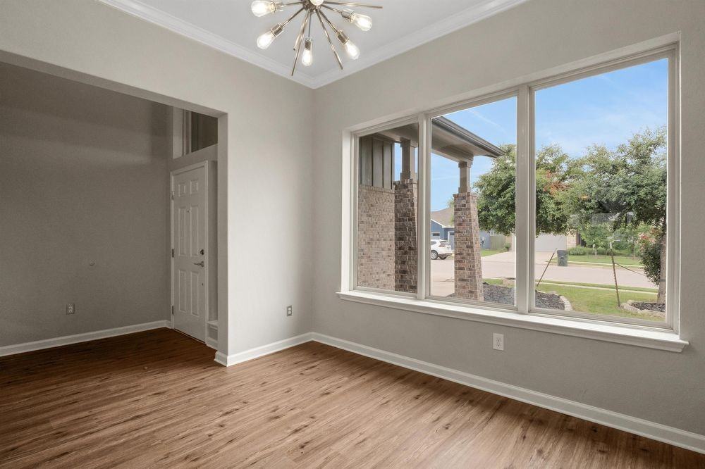 16408 Fetching Ave - Photo 3 of 10