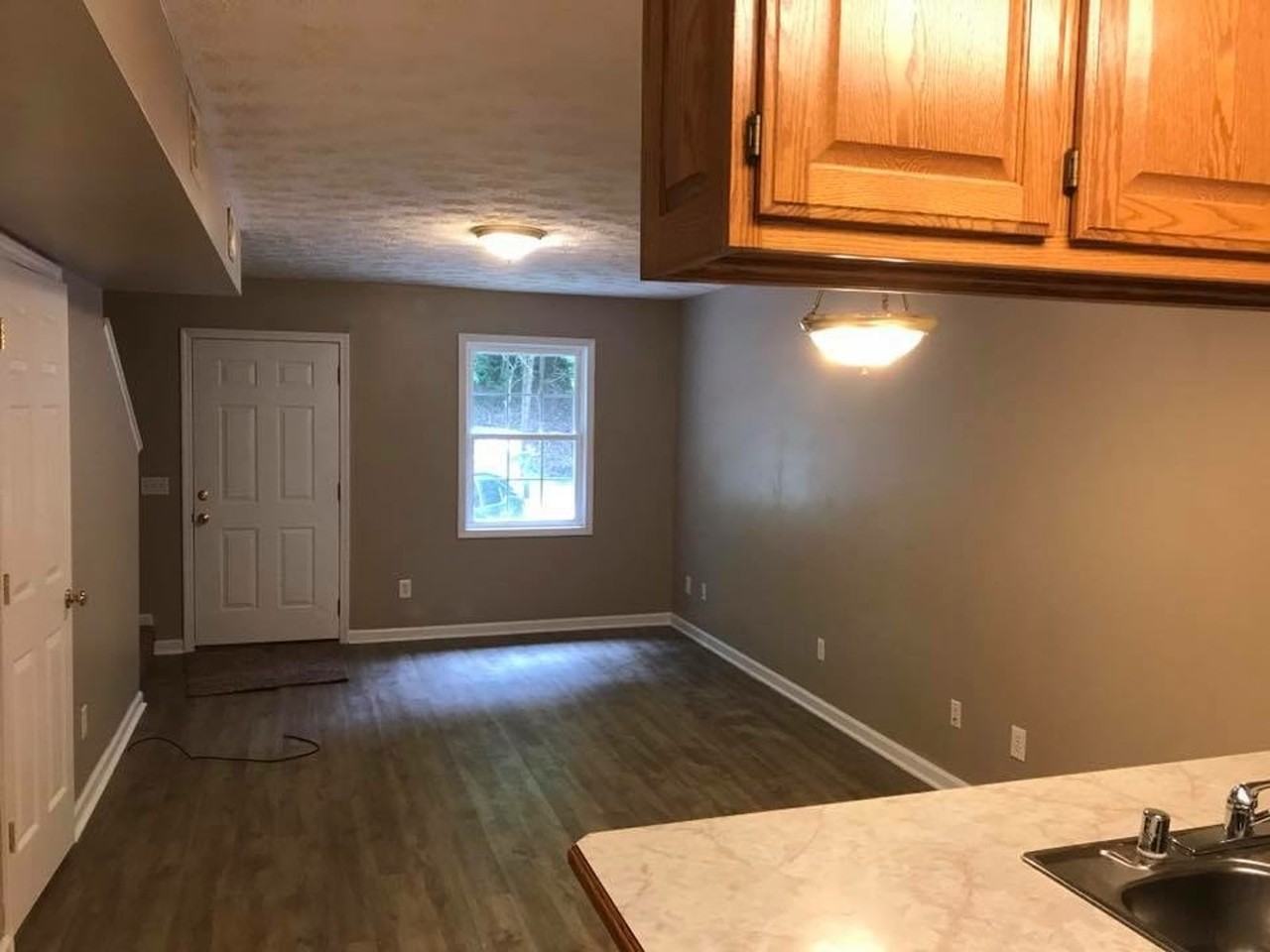 315 Haywood Ln #A - Photo 3 of 8