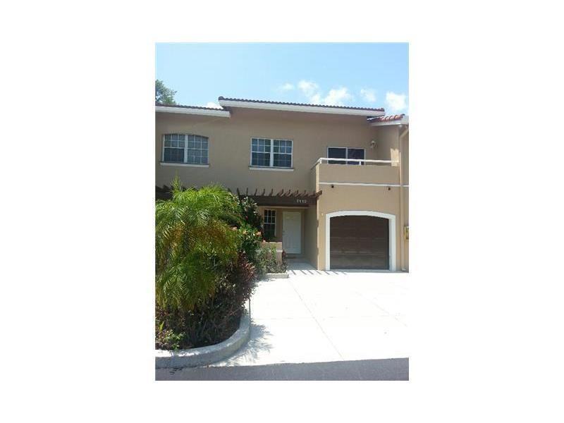 9530 SW 1st Pl #9530 - Photo 3 of 5