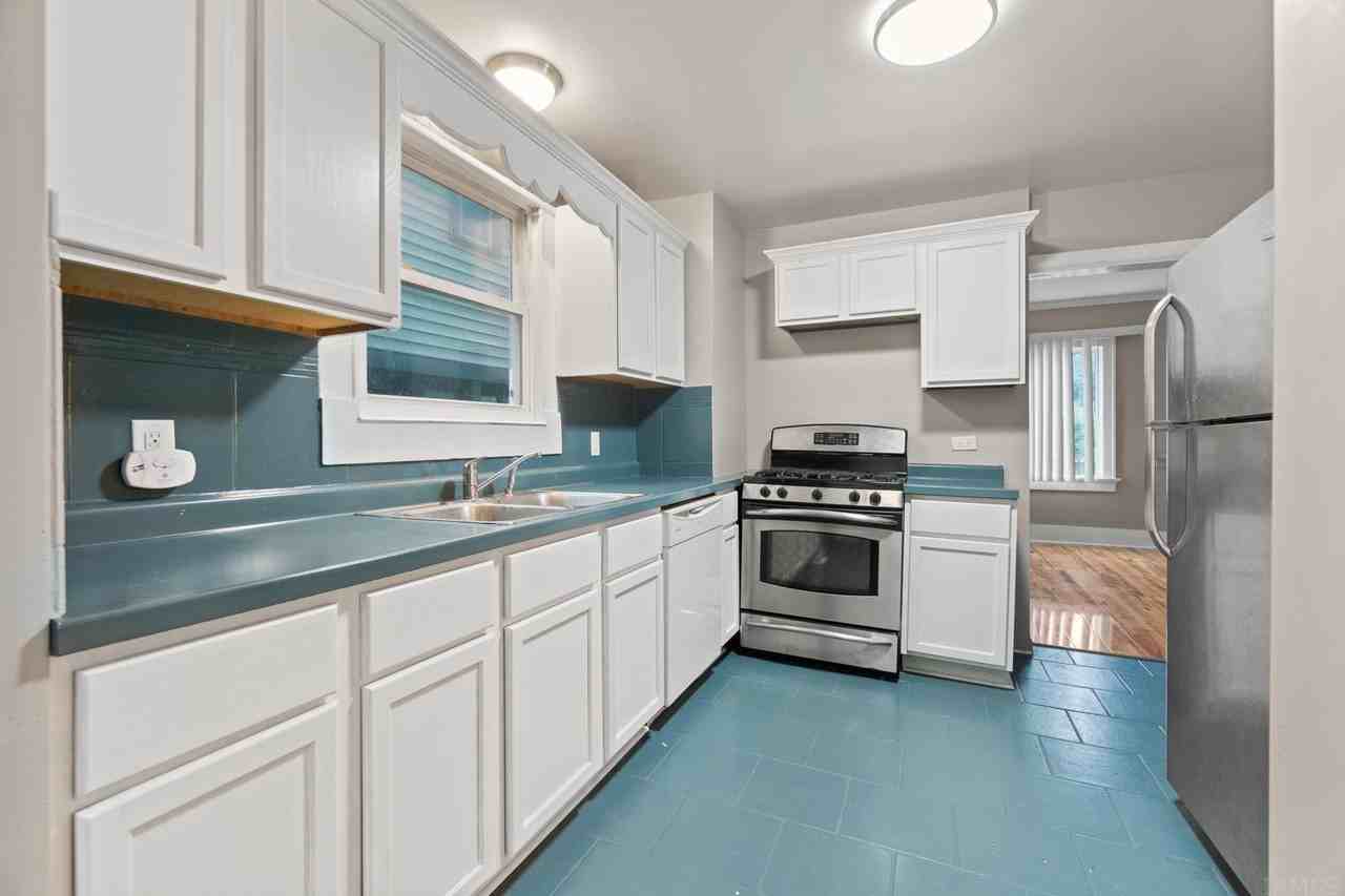 414 W Rudisill Blvd - Photo 2 of 12