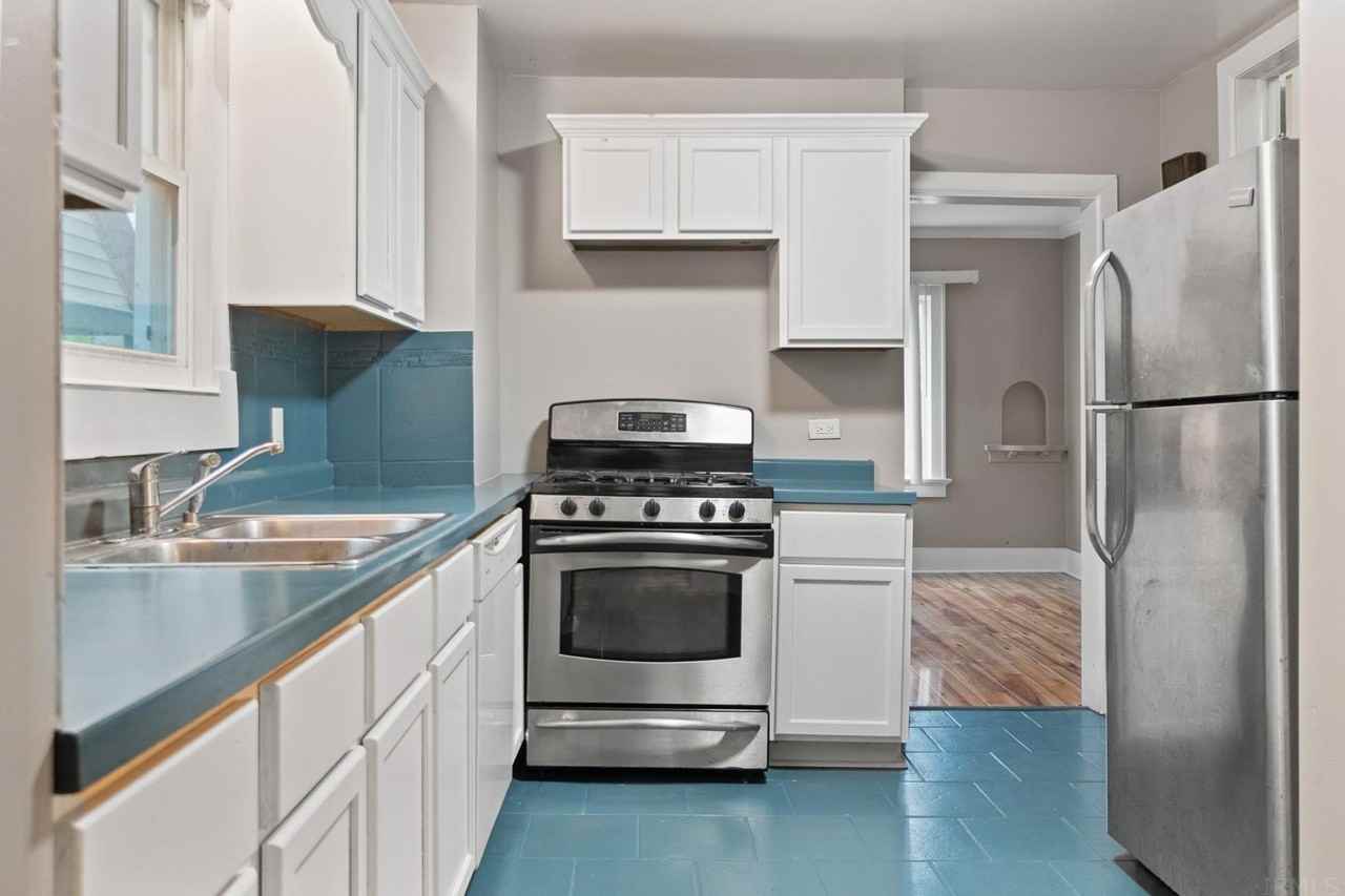 414 W Rudisill Blvd - Photo 3 of 12