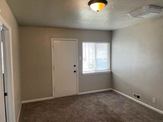 257 S Glendale St #1 - Photo 3 of 29