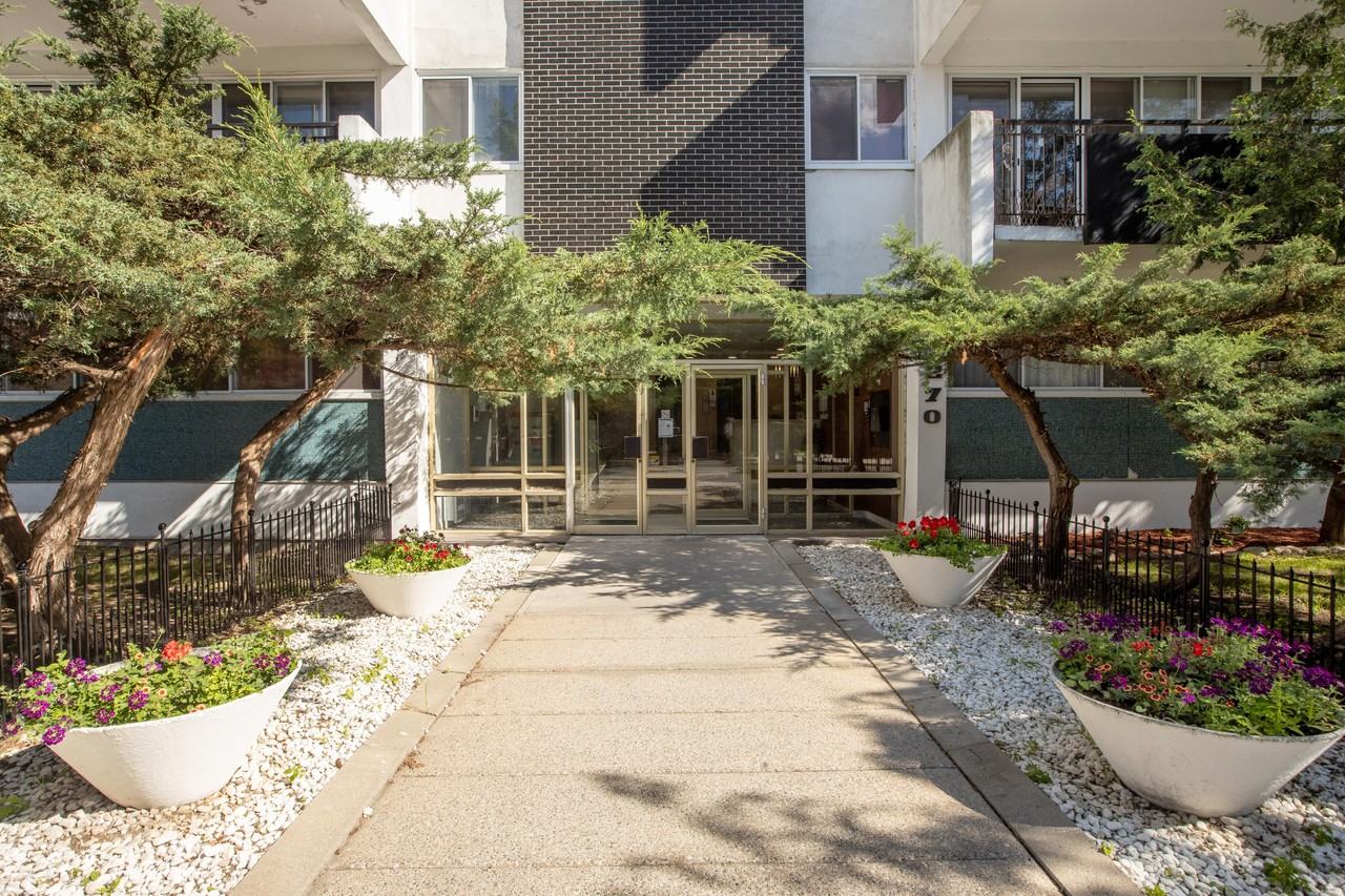 Saguenay Apartments 270 Somerset St W, Ottawa, ON K2P 0J7 Zumper