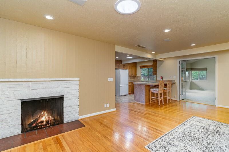 8612 21st Ave Nw - Photo 5 of 29