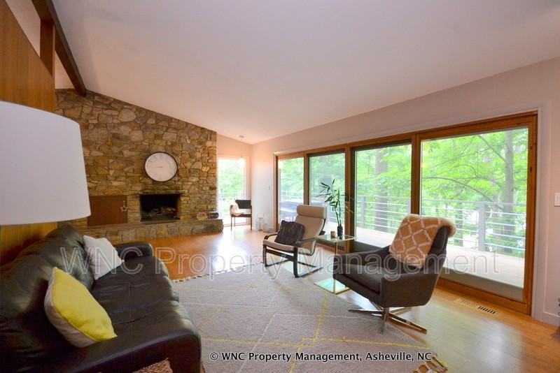 1 Hy Vu Dr - Photo 2 of 21