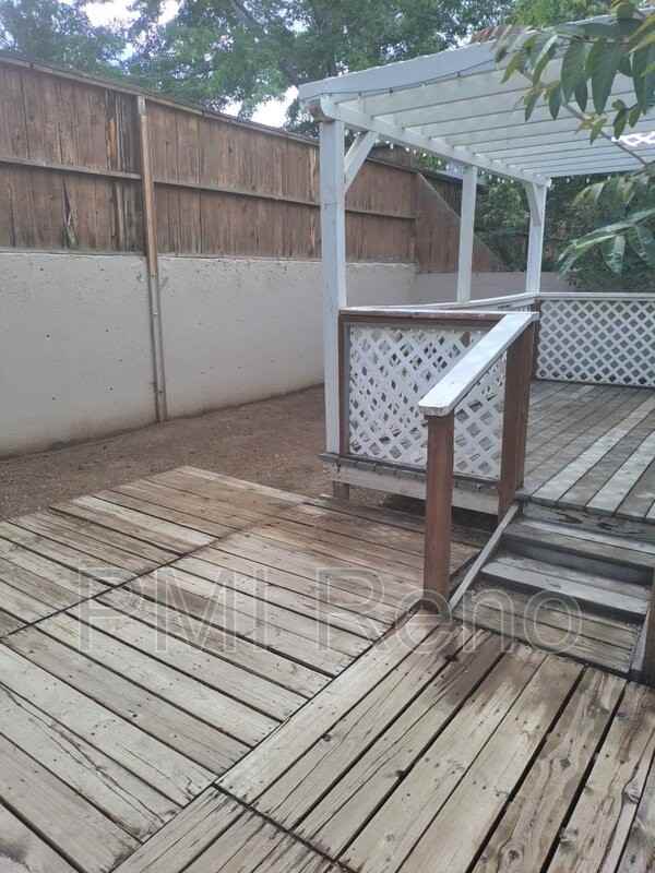 6440 Lotus St - Photo 4 of 7