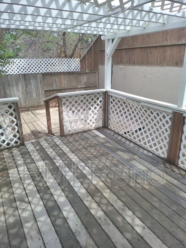 6440 Lotus St - Photo 5 of 7