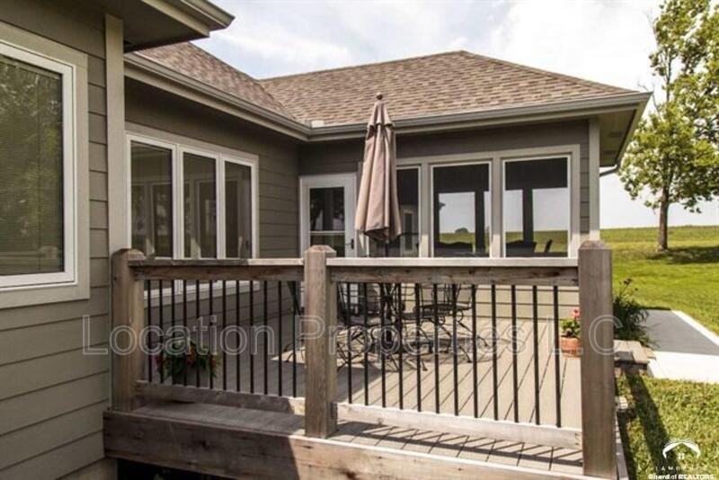 462 North St - Photo 3 of 17