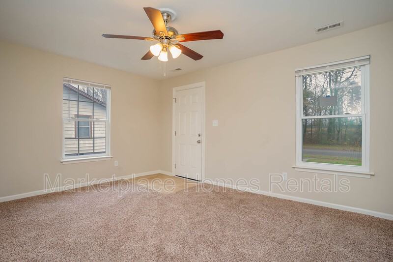 235 Choate St - Photo 3 of 11