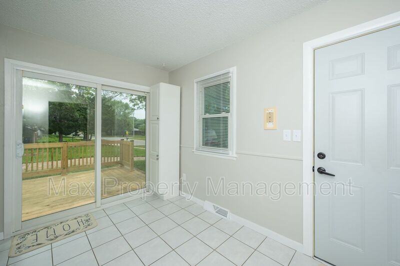 4001 83rd St - Photo 3 of 20