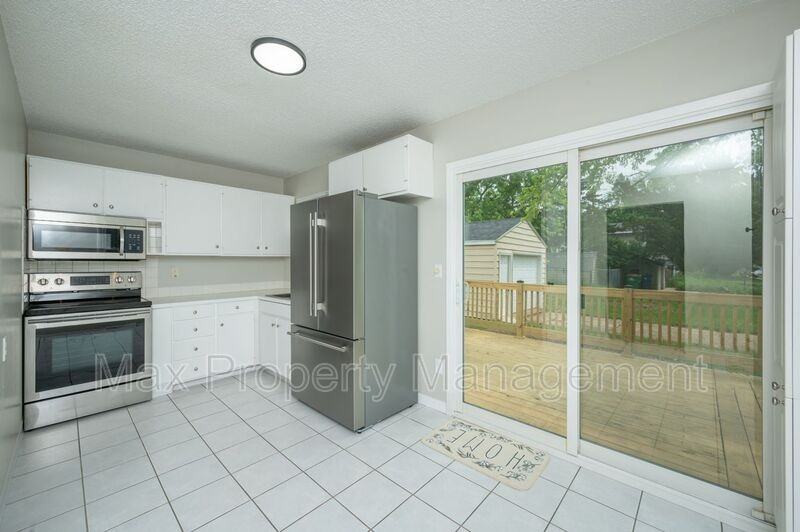 4001 83rd St - Photo 4 of 20