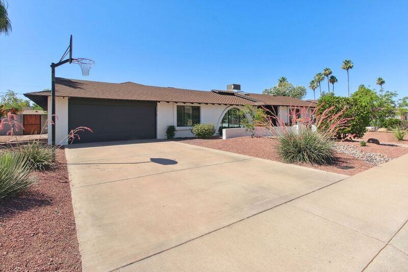 3013 S Fairway Dr - Photo 2 of 29