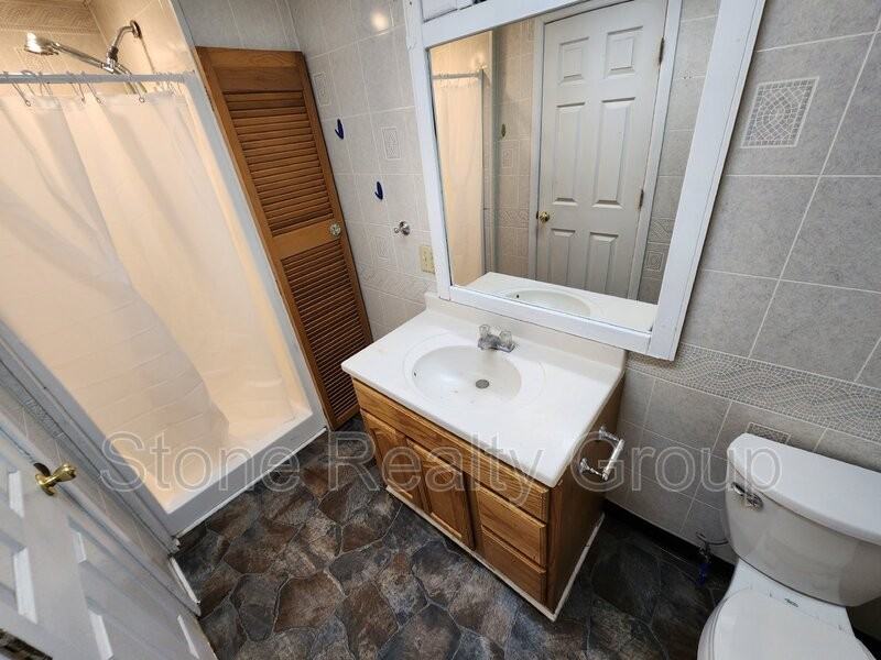 662 Oak St - Photo 6 of 7