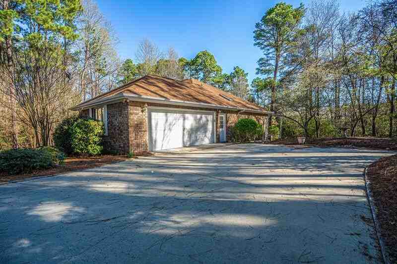 12 Stoneykirk Dr - Photo 3 of 27