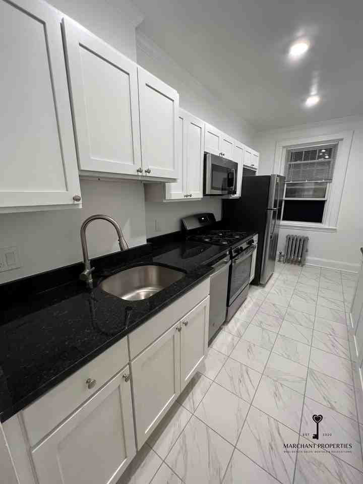 102 Kilsyth Rd #33 - Photo 3 of 15