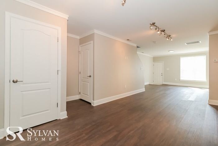 249 S Highland Ave - Photo 3 of 13