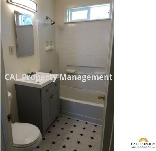208 Rodeo Ave - Photo 2 of 10