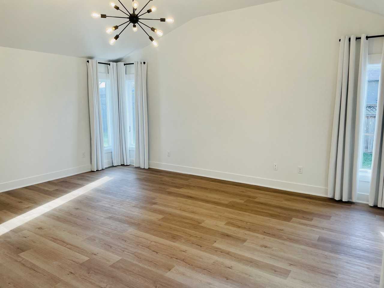 1446 N 31st St #NA - Photo 2 of 3