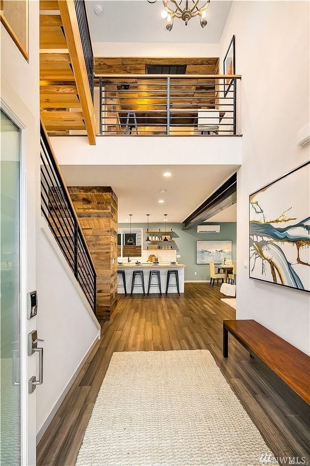 4422 Phinney Ave N #B - Photo 2 of 25