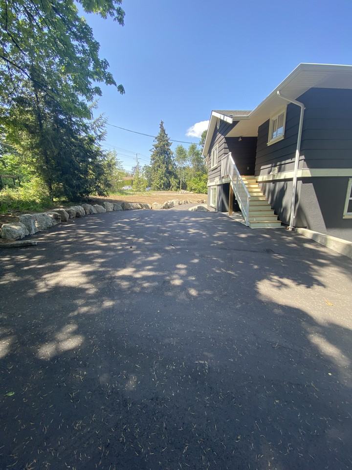 7487 East Saanich Road - Photo 2 of 21