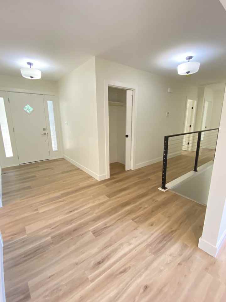 7487 East Saanich Road - Photo 3 of 21