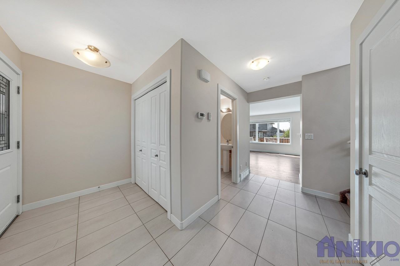 3 Bedroom House in Stonebridge - Photo 2 of 20