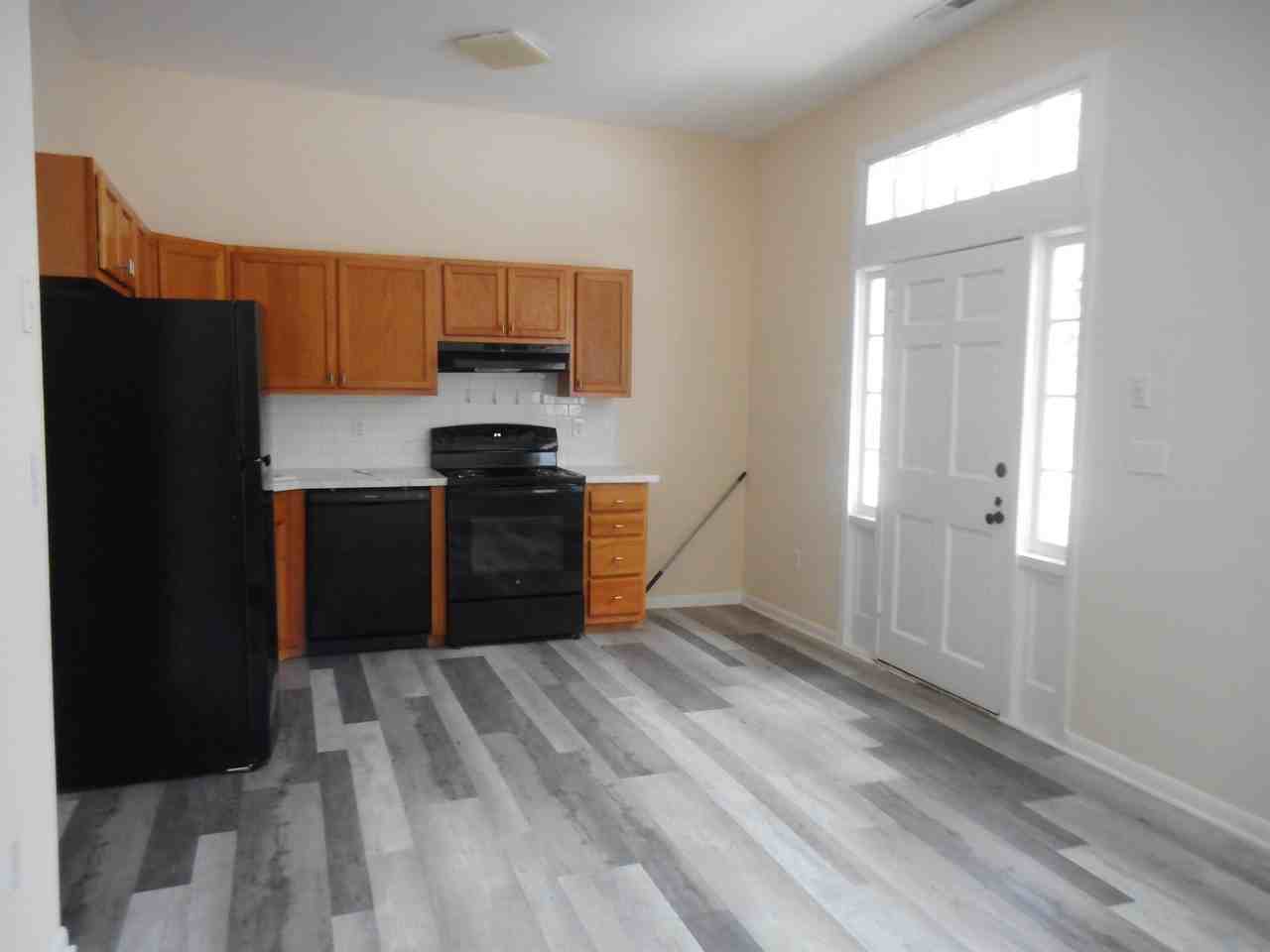600 Water St #1 - Photo 5 of 33