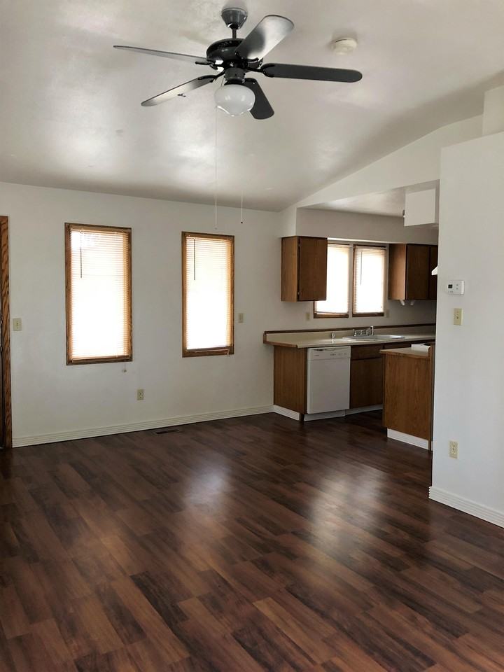 3005 W Malad St #1 - Photo 3 of 11