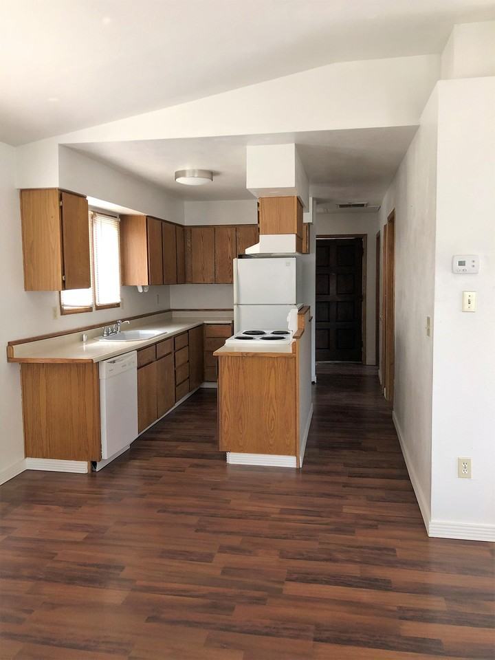 3005 W Malad St #1 - Photo 4 of 11